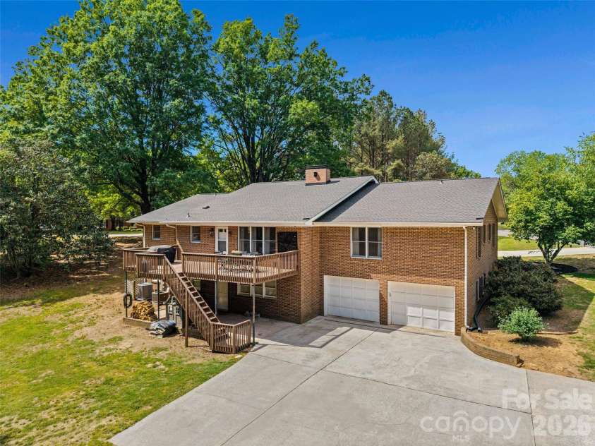 1709 Lakeview Drive, Monroe, NC 28112.  MLS# CAR4370444, YatesRealty ID 18875. 
