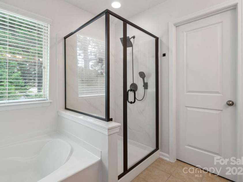 392 Winecoff Woods Drive, Concord, NC 28027.  MLS# CAR4259370, YatesRealty ID 18876. 