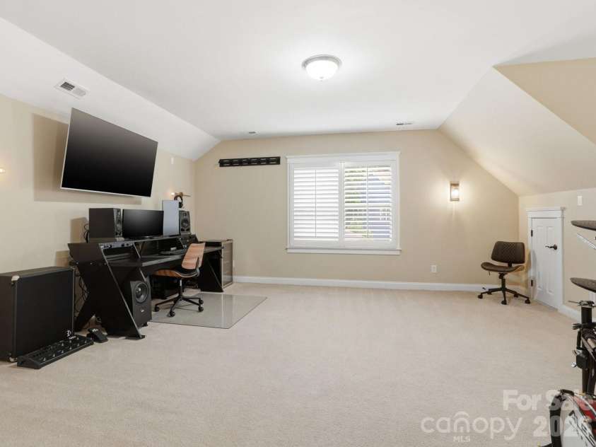 1177 Windsong Bay Lane, Tega Cay, SC 29708.  MLS# CAR4369095, YatesRealty ID 18879. Bonus / Bed 4 Second Floor