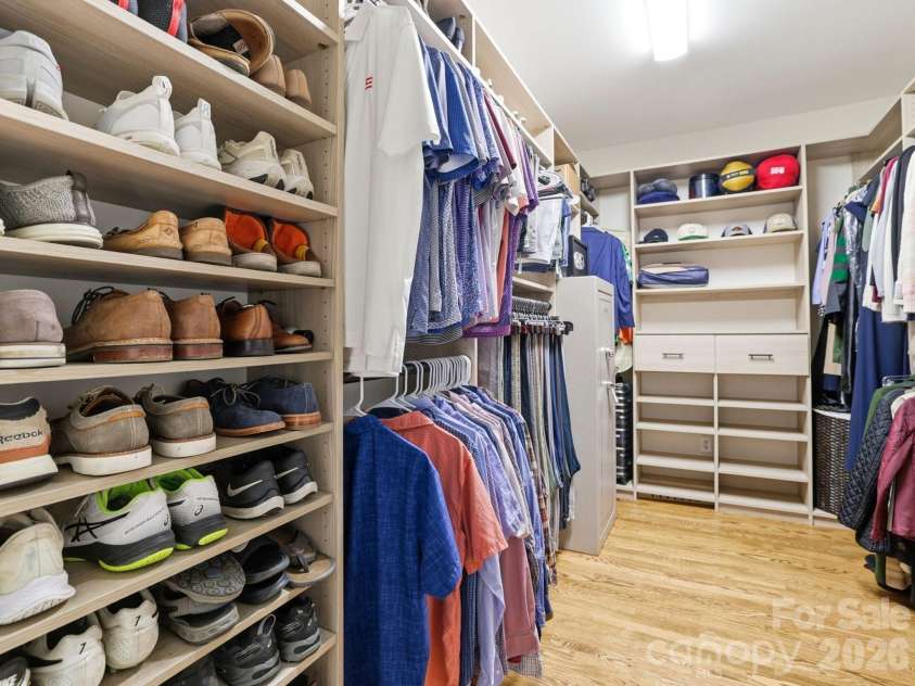 1177 Windsong Bay Lane, Tega Cay, SC 29708.  MLS# CAR4369095, YatesRealty ID 18879. Large Primary Walk-in Closet