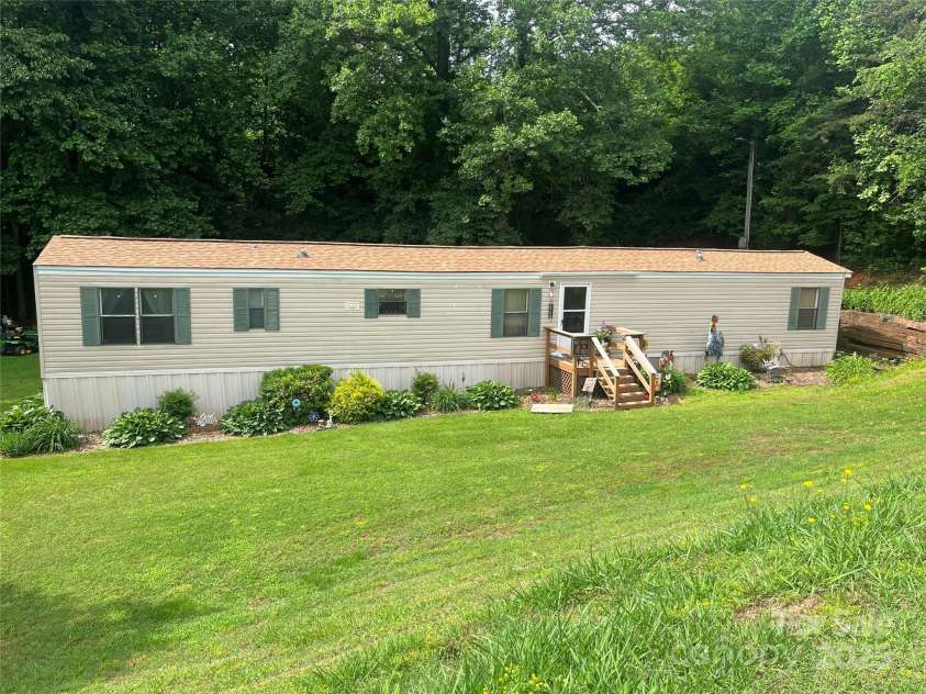 2165 Peanuts Lane, Newton, NC 28658.  MLS# CAR4259994, YatesRealty ID 18879. 