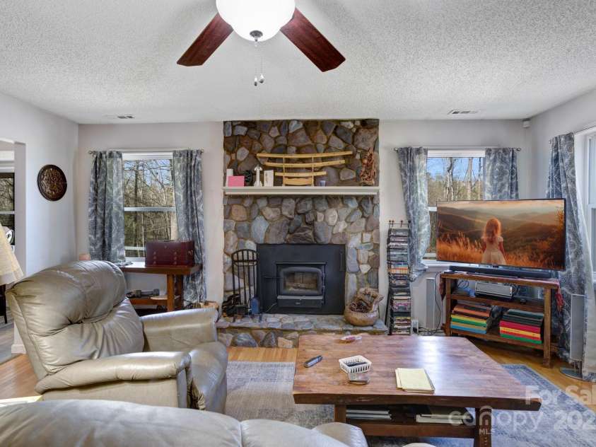 535 Vandora Suits Road, Murphy, NC 28906.  MLS# CAR4224261, YatesRealty ID 1888. 