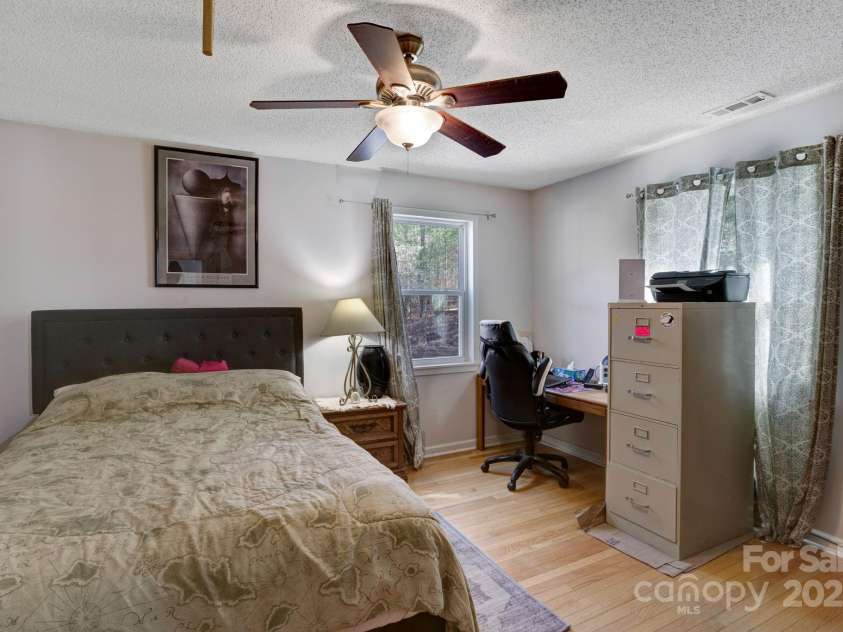 535 Vandora Suits Road, Murphy, NC 28906.  MLS# CAR4224261, YatesRealty ID 1888. 