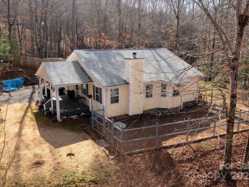 535 Vandora Suits Road, Murphy, NC 28906.  MLS# CAR4224261, YatesRealty ID 1888. 