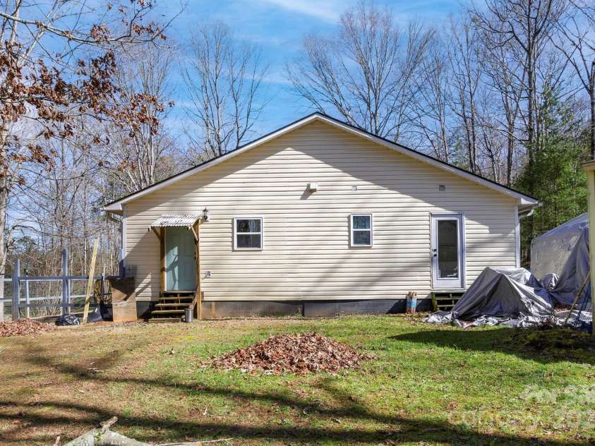 535 Vandora Suits Road, Murphy, NC 28906.  MLS# CAR4224261, YatesRealty ID 1888. 