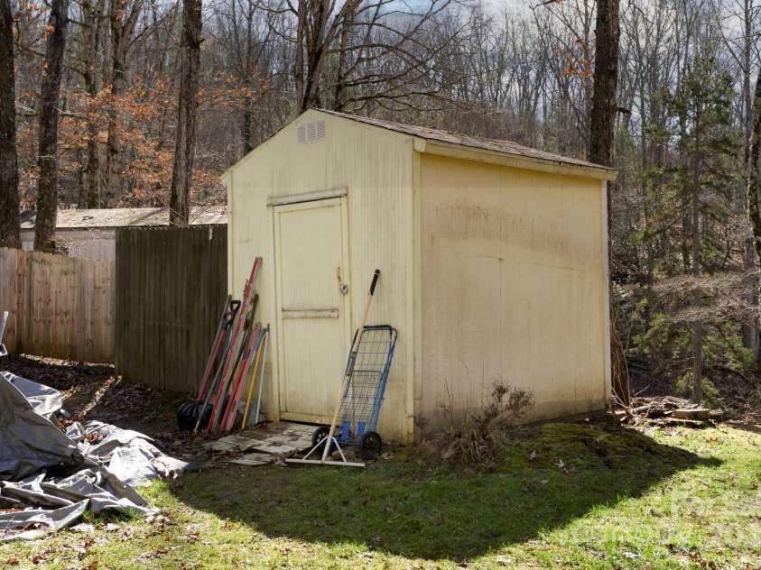 535 Vandora Suits Road, Murphy, NC 28906.  MLS# CAR4224261, YatesRealty ID 1888. 