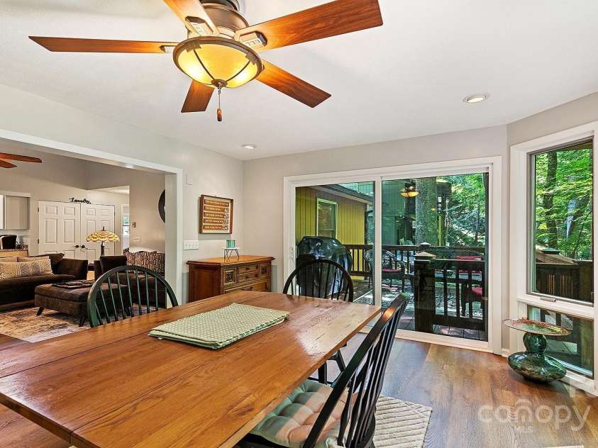 120 Blue Jay Loop, Maggie Valley, NC 28751.  MLS# CAR4242766, YatesRealty ID 18880. 