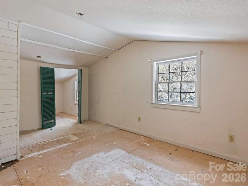 838 Hidden Valley Road, Clyde, NC 28721.  MLS# CAR4364695, YatesRealty ID 18881. Upstairs Room 3