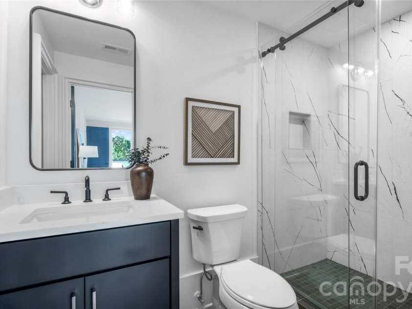 1511 Waverly Avenue, Charlotte, NC 28203.  MLS# CAR4335309, YatesRealty ID 18882. 