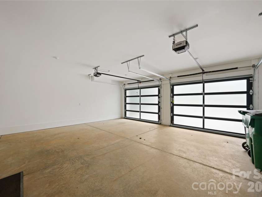 1511 Waverly Avenue, Charlotte, NC 28203.  MLS# CAR4335309, YatesRealty ID 18882. Garage