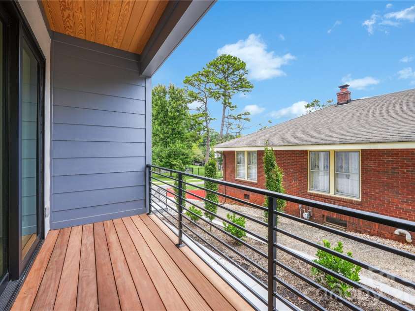 1511 Waverly Avenue, Charlotte, NC 28203.  MLS# CAR4335309, YatesRealty ID 18882. Main Level Balcony