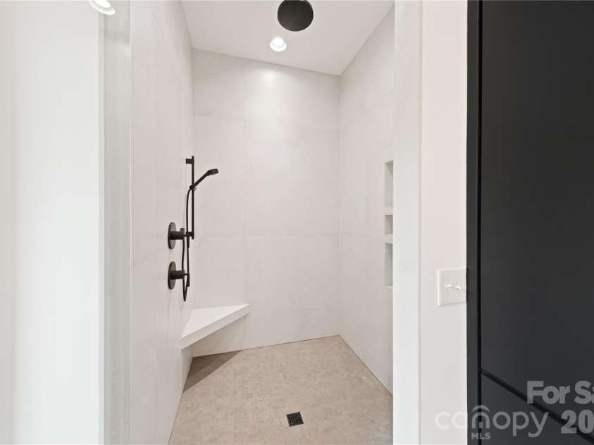 1511 Waverly Avenue, Charlotte, NC 28203.  MLS# CAR4335309, YatesRealty ID 18882. Primary Bathroom