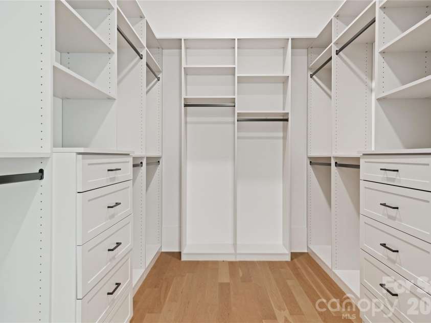 1511 Waverly Avenue, Charlotte, NC 28203.  MLS# CAR4335309, YatesRealty ID 18882. Primary Closet