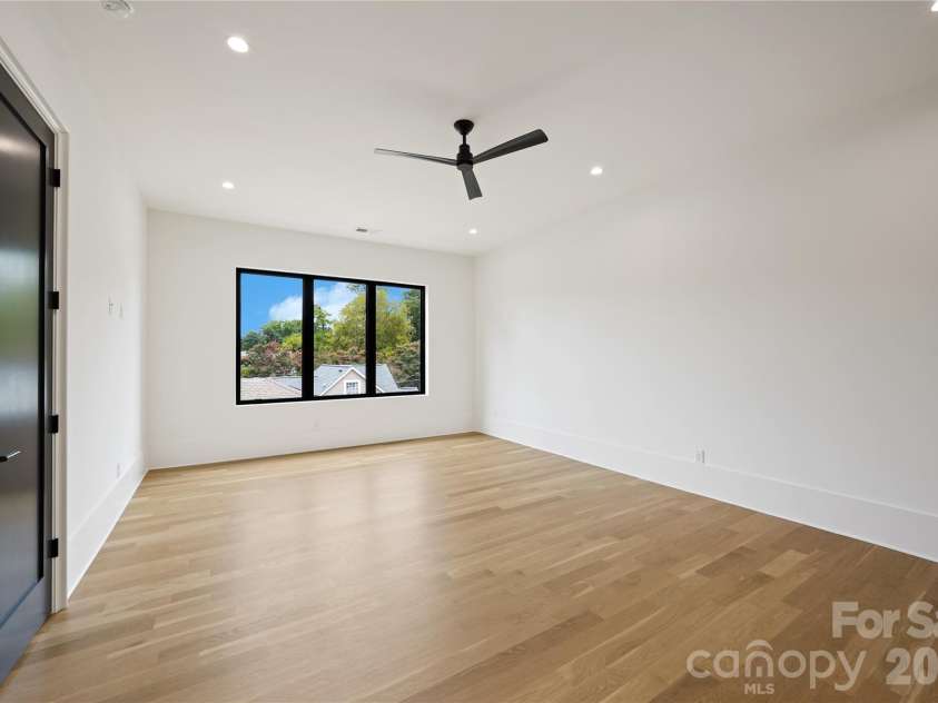 1511 Waverly Avenue, Charlotte, NC 28203.  MLS# CAR4335309, YatesRealty ID 18882. Upper Level - Flex Space