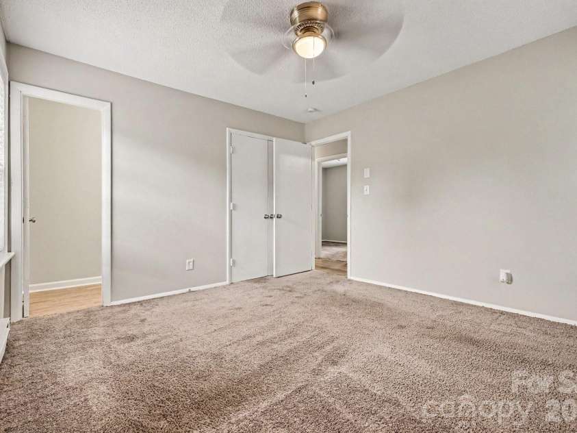 603 Dobson Drive, Charlotte, NC 28213.  MLS# CAR4377613, YatesRealty ID 18883. 