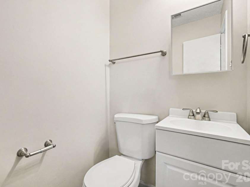 603 Dobson Drive, Charlotte, NC 28213.  MLS# CAR4377613, YatesRealty ID 18883. 