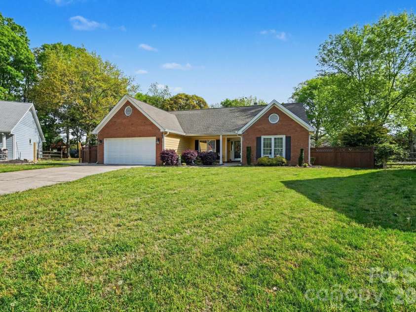 12201 Windus Court, Charlotte, NC 28273.  MLS# CAR4370686, YatesRealty ID 18884. 