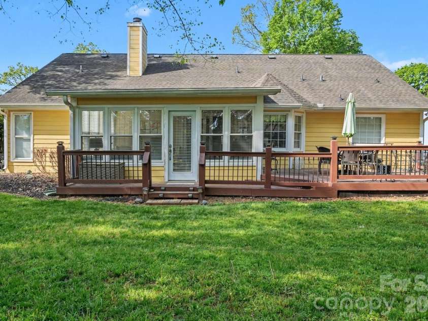 12201 Windus Court, Charlotte, NC 28273.  MLS# CAR4370686, YatesRealty ID 18884. 