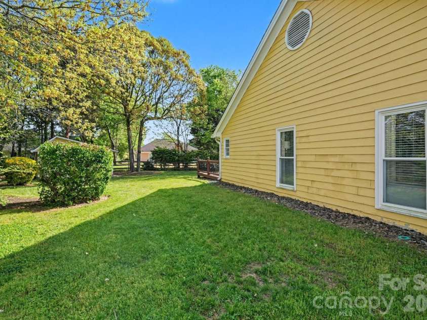 12201 Windus Court, Charlotte, NC 28273.  MLS# CAR4370686, YatesRealty ID 18884. 