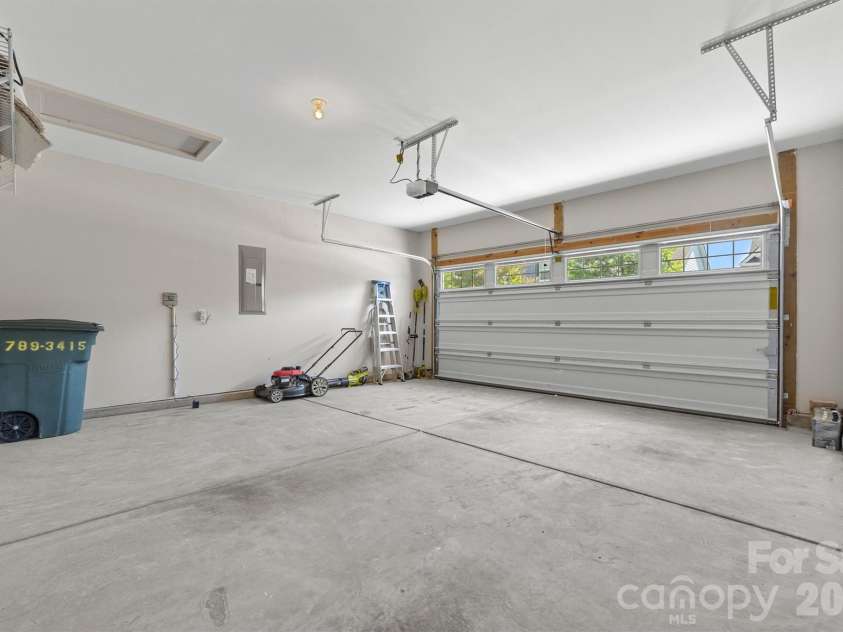 24522 Blue Heron Circle, Lancaster, SC 29720.  MLS# CAR4375579, YatesRealty ID 18885. 2 car garage