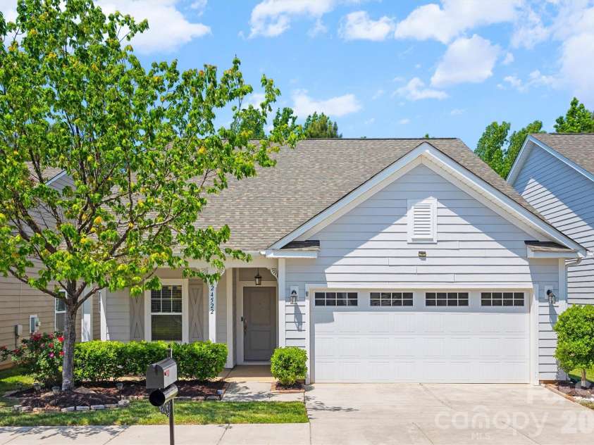 24522 Blue Heron Circle, Lancaster, SC 29720.  MLS# CAR4375579, YatesRealty ID 18885. 