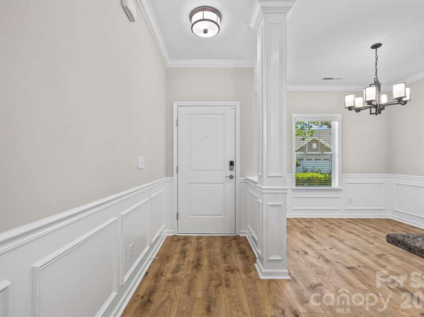 24522 Blue Heron Circle, Lancaster, SC 29720.  MLS# CAR4375579, YatesRealty ID 18885. Foyer entry