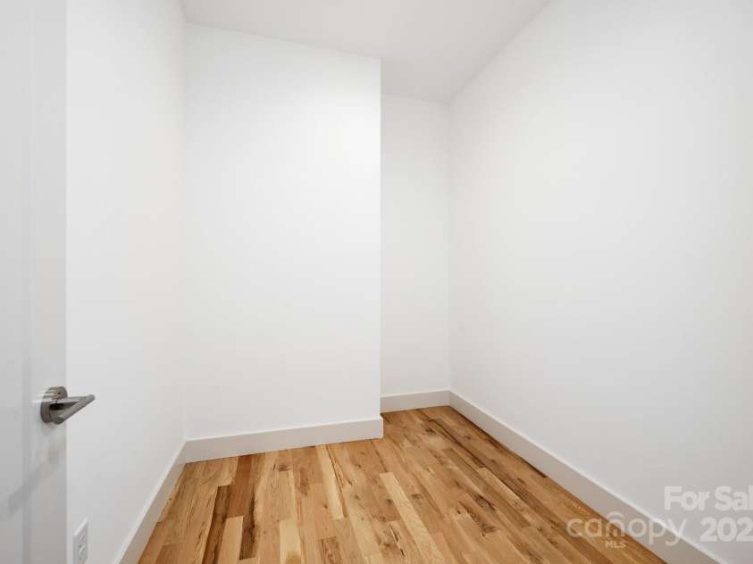 9 Orrinel Way, Asheville, NC 28806.  MLS# CAR4257922, YatesRealty ID 18885. Bonus Room In Basement