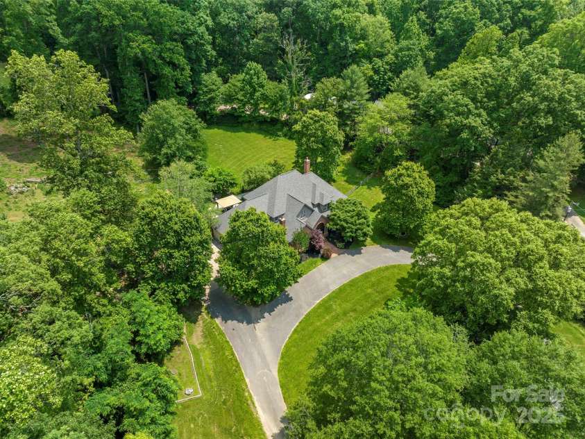 118 Holcombe Cove Road, Candler, NC 28715.  MLS# CAR4267298, YatesRealty ID 18886. 
