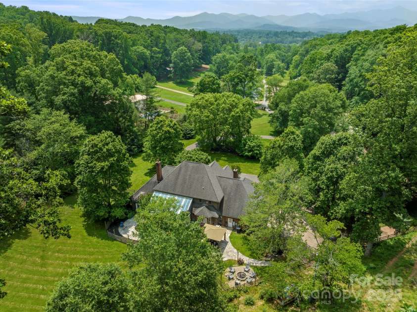 118 Holcombe Cove Road, Candler, NC 28715.  MLS# CAR4267298, YatesRealty ID 18886. 