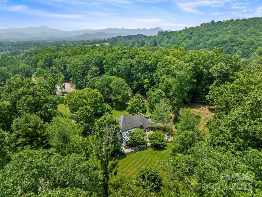 118 Holcombe Cove Road, Candler, NC 28715.  MLS# CAR4267298, YatesRealty ID 18886. 