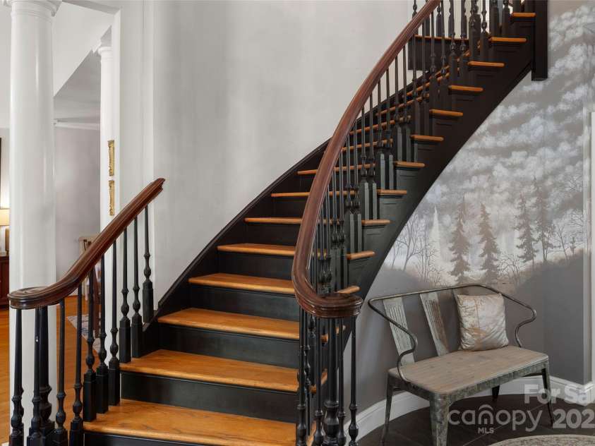 118 Holcombe Cove Road, Candler, NC 28715.  MLS# CAR4267298, YatesRealty ID 18886. 