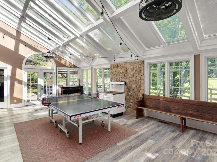 118 Holcombe Cove Road, Candler, NC 28715.  MLS# CAR4267298, YatesRealty ID 18886. 