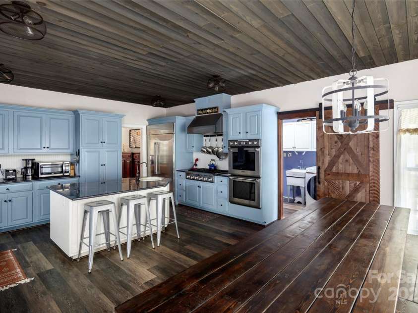118 Holcombe Cove Road, Candler, NC 28715.  MLS# CAR4267298, YatesRealty ID 18886. 