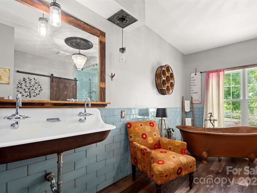 118 Holcombe Cove Road, Candler, NC 28715.  MLS# CAR4267298, YatesRealty ID 18886. 