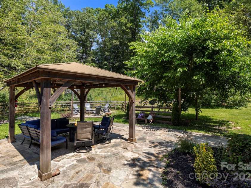 118 Holcombe Cove Road, Candler, NC 28715.  MLS# CAR4267298, YatesRealty ID 18886. 
