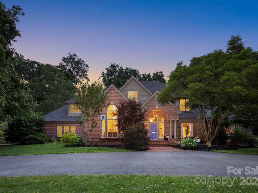 118 Holcombe Cove Road, Candler, NC 28715.  MLS# CAR4267298, YatesRealty ID 18886. 