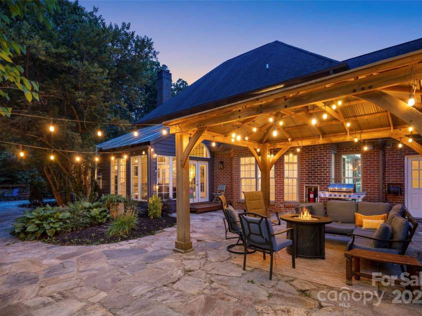 118 Holcombe Cove Road, Candler, NC 28715.  MLS# CAR4267298, YatesRealty ID 18886. 