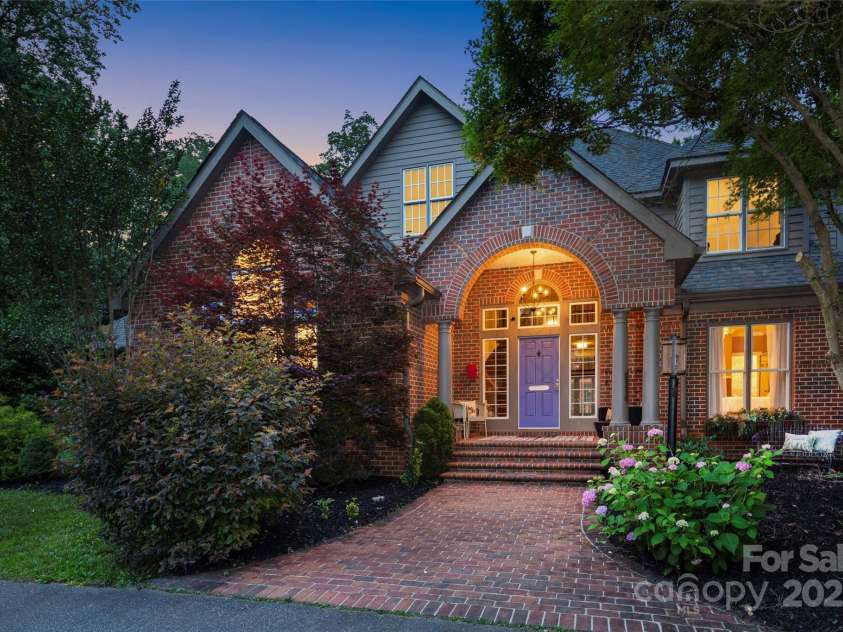 118 Holcombe Cove Road, Candler, NC 28715.  MLS# CAR4267298, YatesRealty ID 18886. 