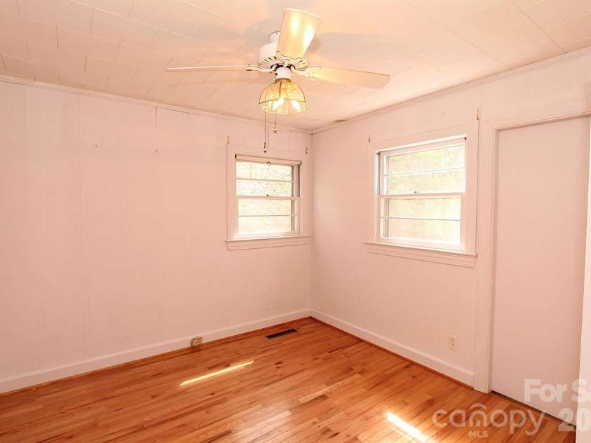 407 Turley Falls Road, Hendersonville, NC 28739.  MLS# CAR4354871, YatesRealty ID 18886. 