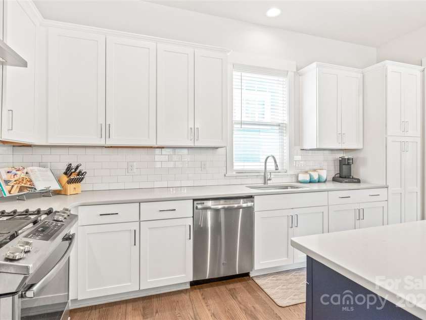 5210 Kelly Street, Charlotte, NC 28205.  MLS# CAR4293094, YatesRealty ID 18887. 