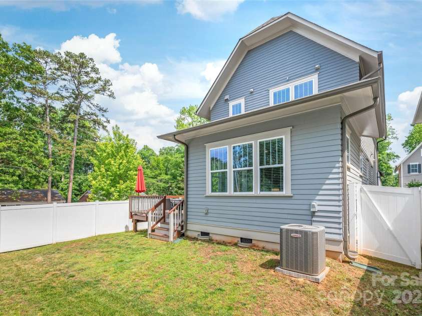 5210 Kelly Street, Charlotte, NC 28205.  MLS# CAR4293094, YatesRealty ID 18887. 