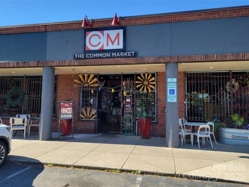 5210 Kelly Street, Charlotte, NC 28205.  MLS# CAR4293094, YatesRealty ID 18887. 