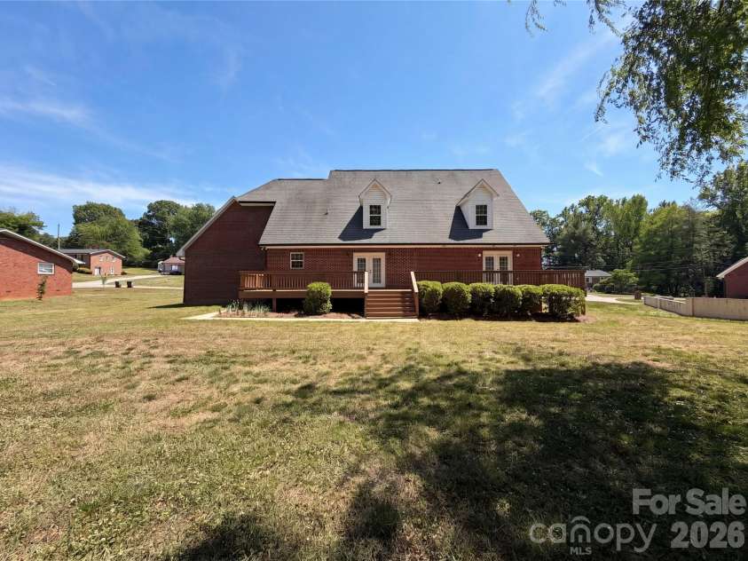 134 Springway Drive, Kannapolis, NC 28081.  MLS# CAR4378292, YatesRealty ID 18888. 