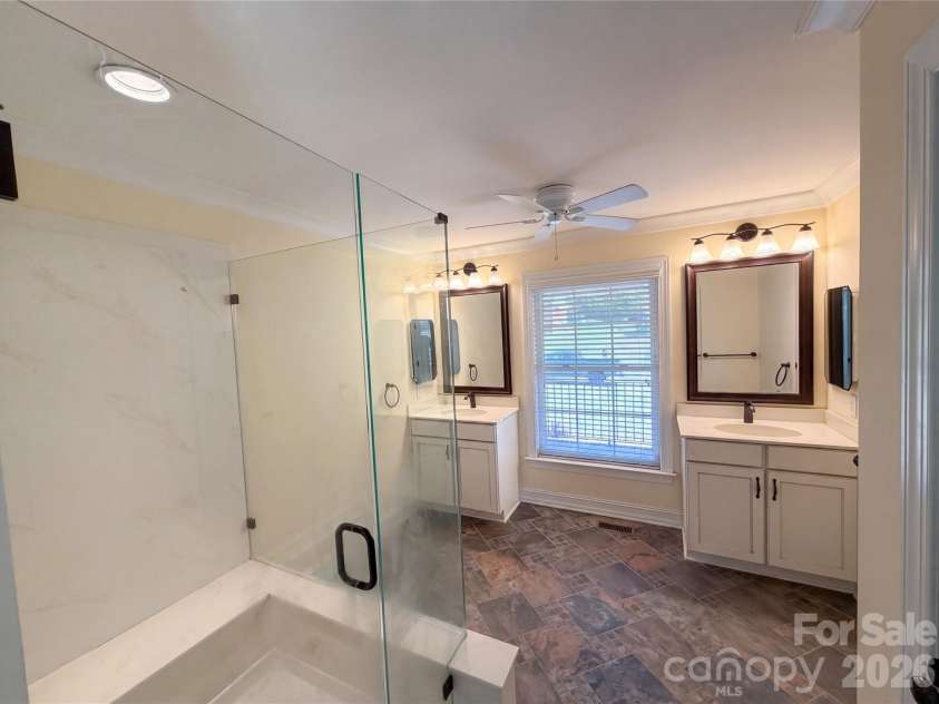 134 Springway Drive, Kannapolis, NC 28081.  MLS# CAR4378292, YatesRealty ID 18888. 