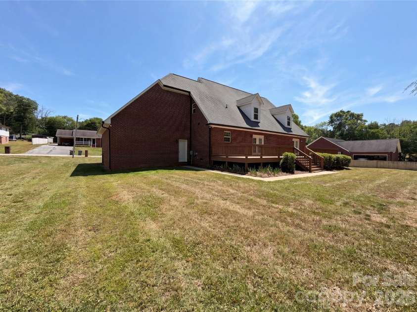 134 Springway Drive, Kannapolis, NC 28081.  MLS# CAR4378292, YatesRealty ID 18888. 