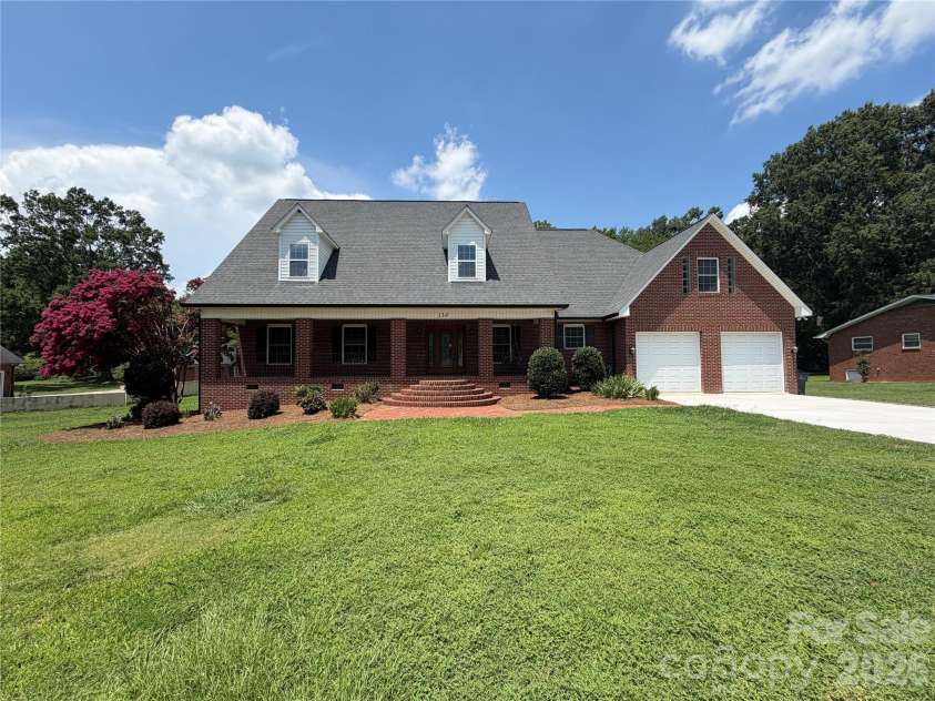 134 Springway Drive, Kannapolis, NC 28081.  MLS# CAR4378292, YatesRealty ID 18888. 