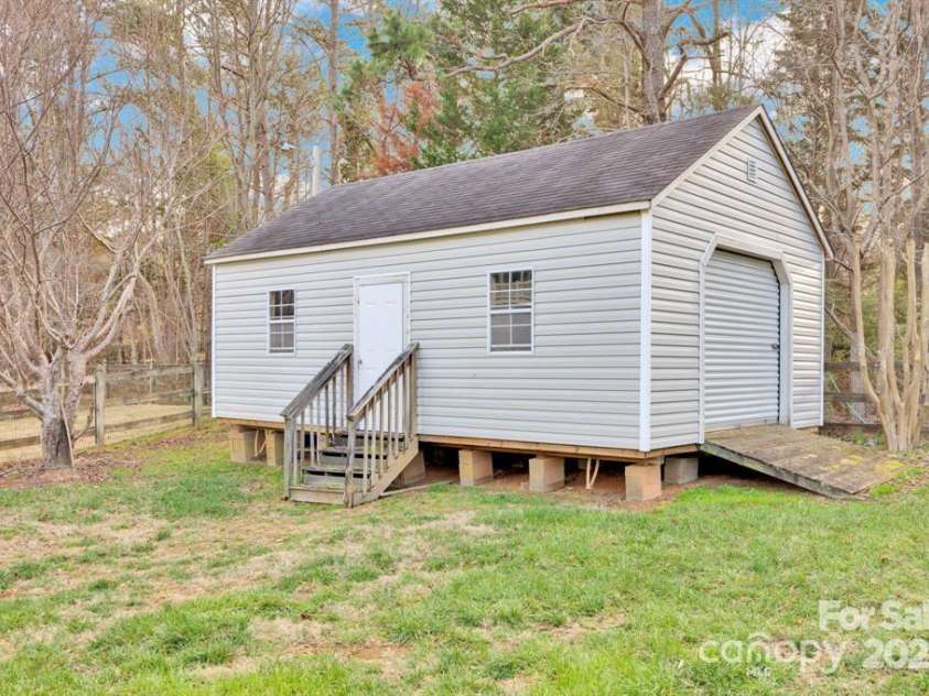 13833 Jonathans Ridge Road, Mint Hill, NC 28227.  MLS# CAR4240122, YatesRealty ID 18888. 