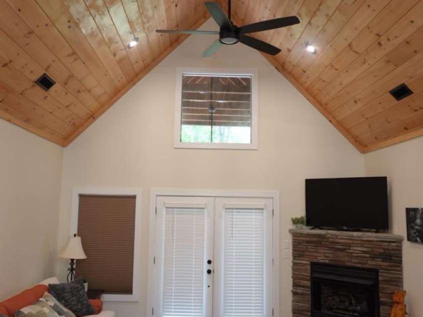 79 Abbey View Road, Bryson City, NC 28713.  MLS# CAR4301815, YatesRealty ID 1889. 