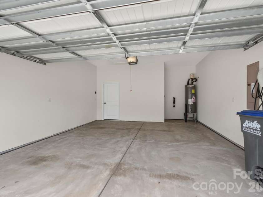 1338 Encore Lane, Waxhaw, NC 28173.  MLS# CAR4395212, YatesRealty ID 18890. Garage