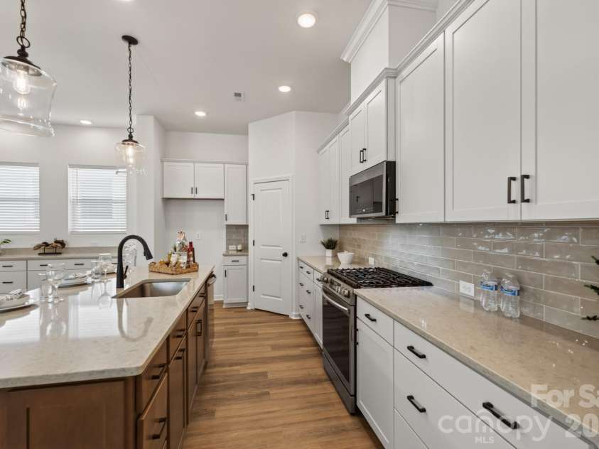 1338 Encore Lane, Waxhaw, NC 28173.  MLS# CAR4395212, YatesRealty ID 18890. Kitchen 